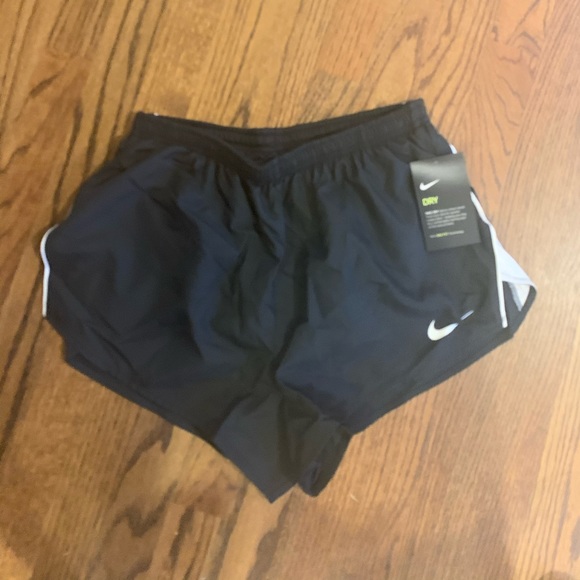 nike dry challenger